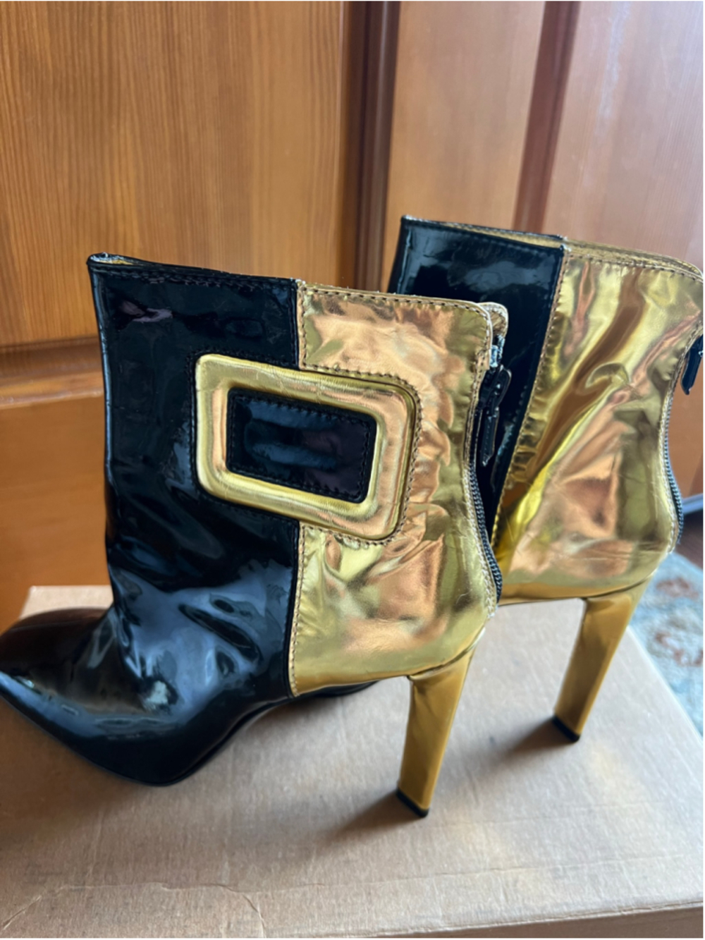 Roger Vivier Heeled Boots Size 38/8 Black and Gold True Luxury - Picture 4 of 8